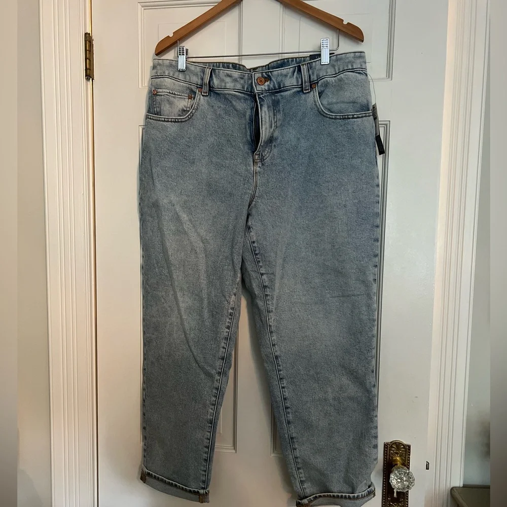 NWT Talbots relaxed everyday light denim jeans - Picture 4 of 5